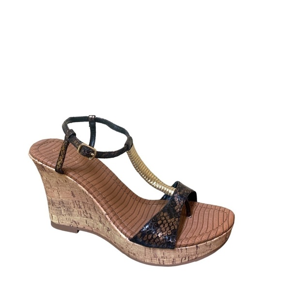 NEW Quipid Gold Strappy Wedge Sandals - Picture 1 of 11